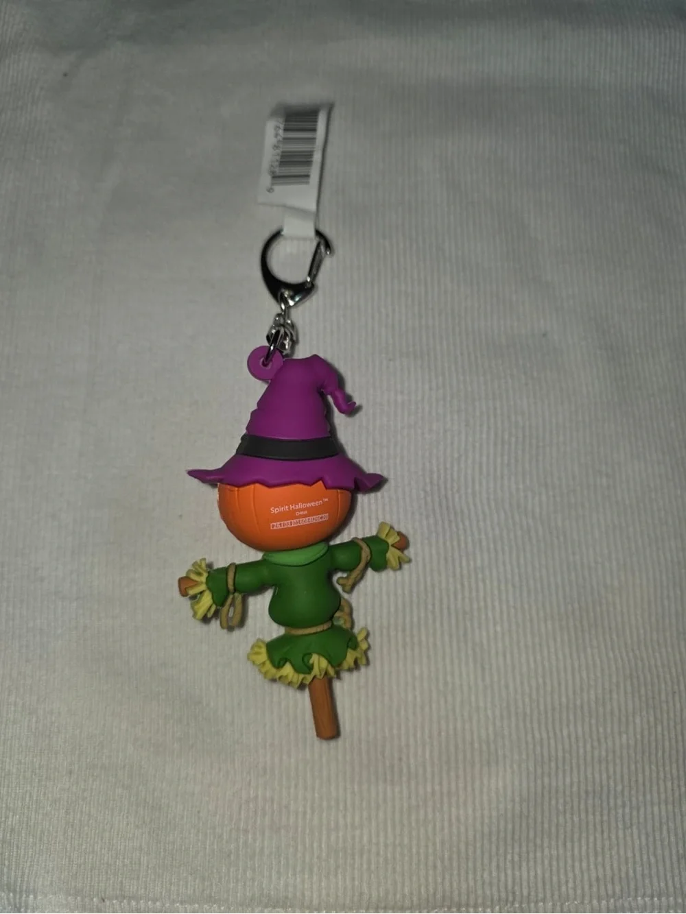 Spirit Halloween Chase Green and Purple Scarecrow Pumpkin Keychain Clip